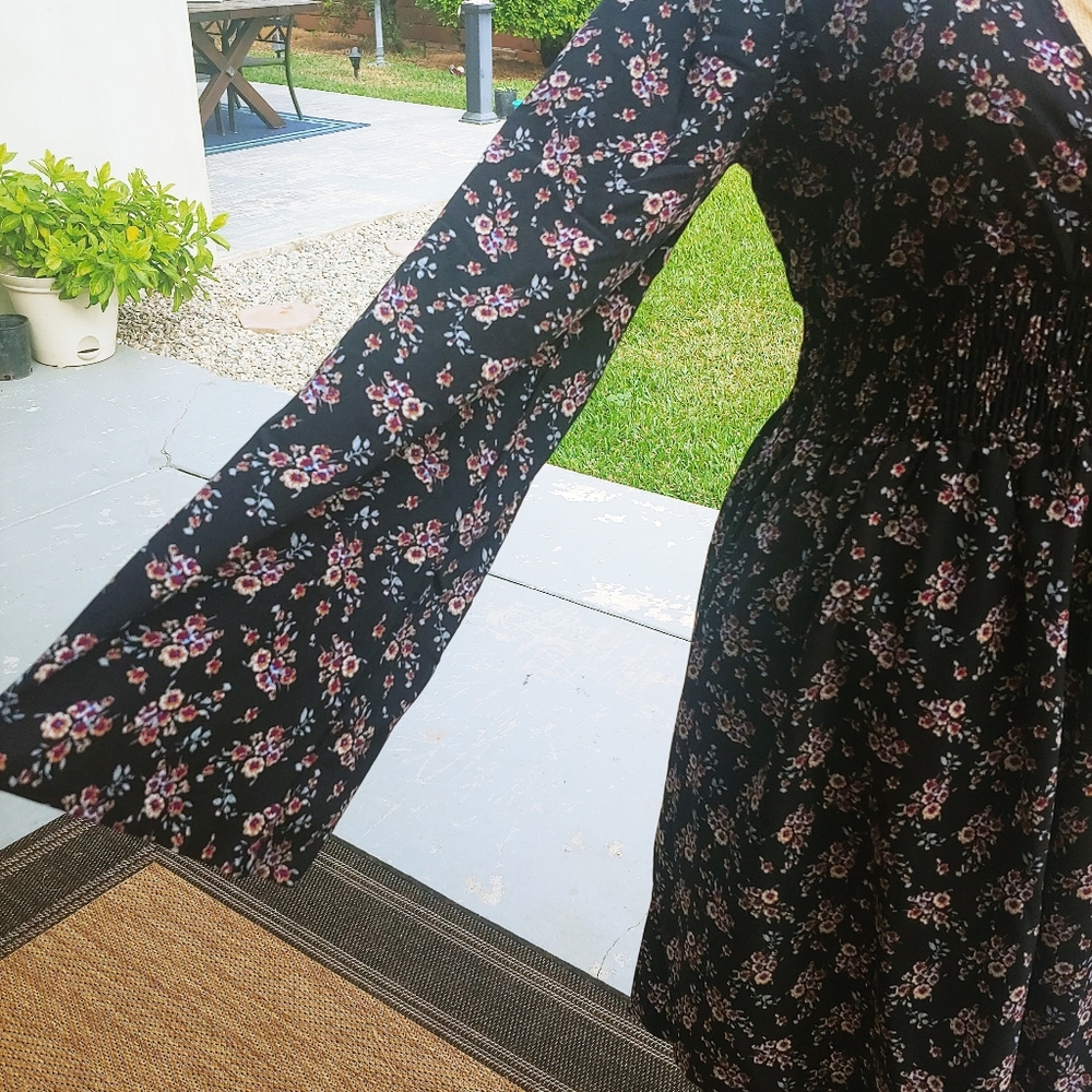 Dress - Picture 3 of 3